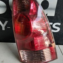 05-10 TOYOTA TACOMA RH TAILLIGHT