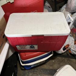 4  Ice Chest And 2 Water Tubs 