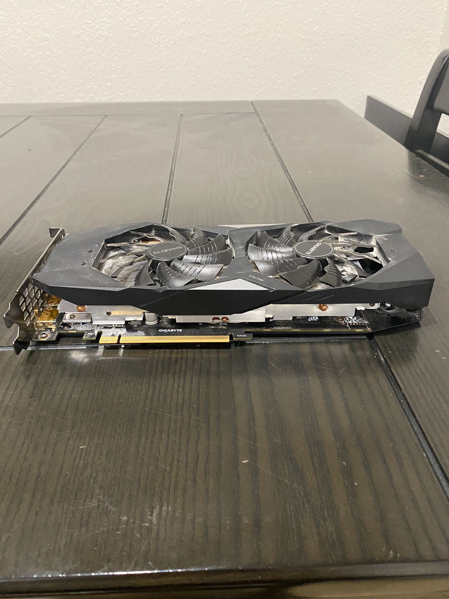 GIGABYTE GeForce RTX 2060 SUPER WINDFORCE OC 8G GDDR6 Graphics Card