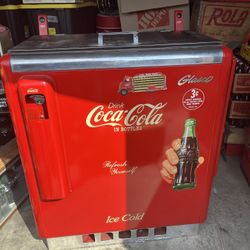 Vintage appears to be restored Coca Cola 1940s-1950s Ice Chest 