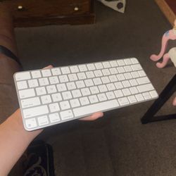 Magic Keyboard Wireless Bluetooth Device Yes