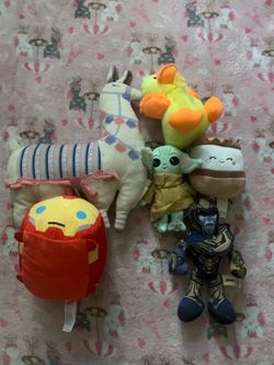 Miscellaneous plush lot