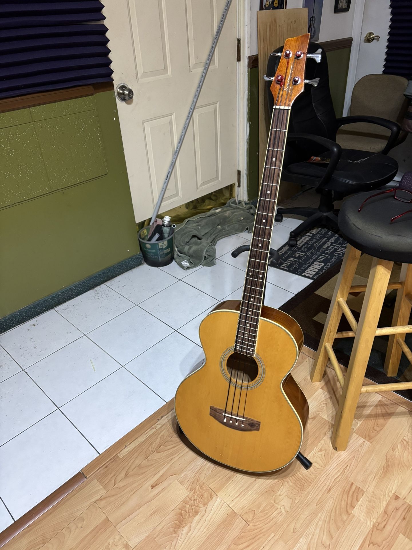 Kona Guitar Bass
