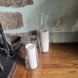 Set of 2 tall glass vases