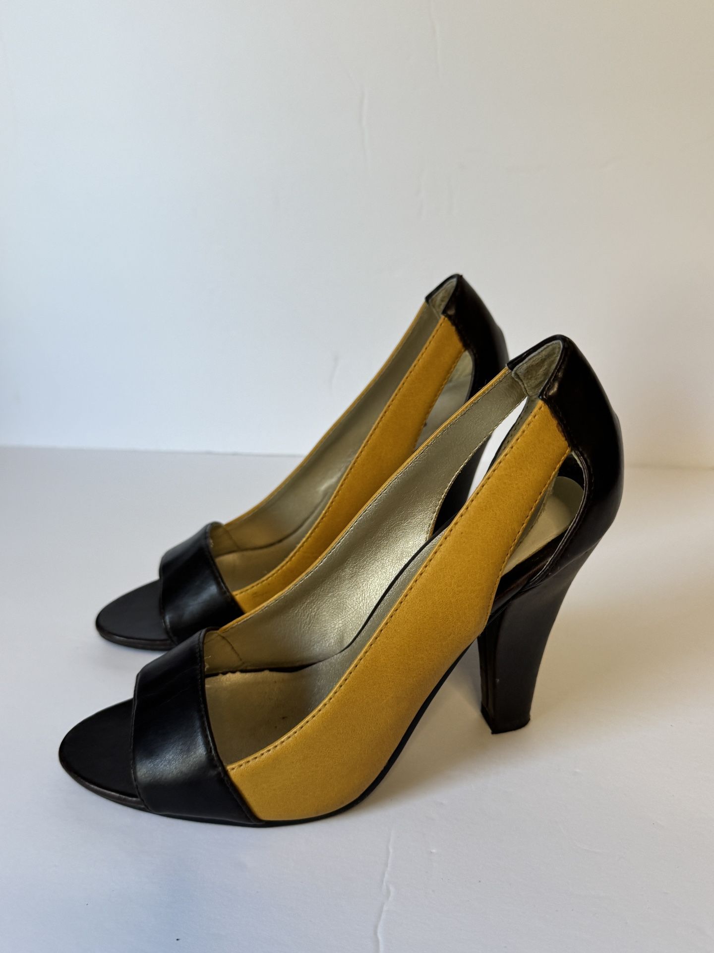 Beautiful brown and yellow heels size 8 1/2