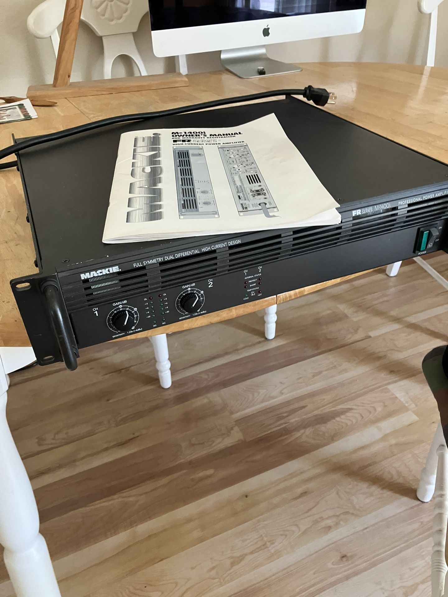 Mackie M1400i Power Pa Amp Amplifier Live Or Studio Sound