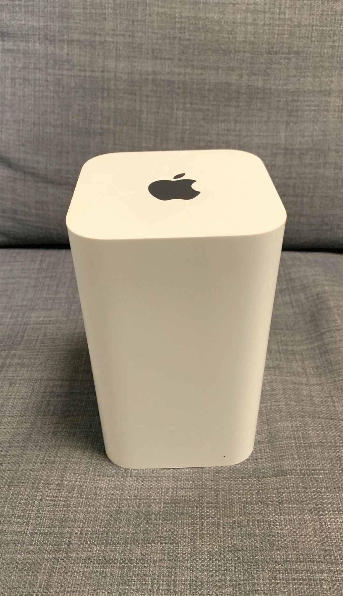 Apple AirPort Extreme Wireless WiFi Router