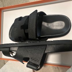 Size 37 EU NIB HERMÈS Black Calfskin Women’s Chypre Sandals w/ Receipt