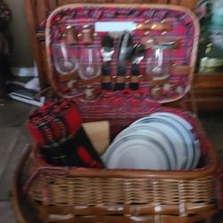 Picnic  Basket 