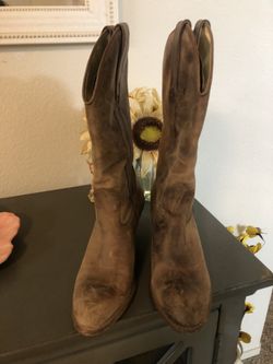 Jessica Simpson Cowboy boots from “ Dukes of Hazzard”