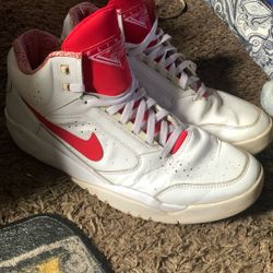 Men’s Allen Iversons Size 13