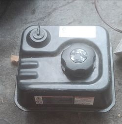 Gas tank