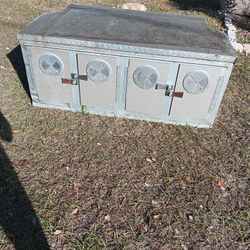 Dog Box