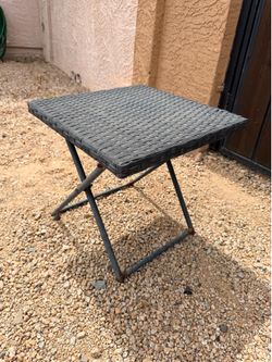 Folding Faux Wicker Outdoor Patio Stand (LxWxH: 16” x 16” x 16”)