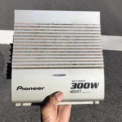 Pioneer 4 channel Amp