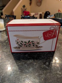 Holiday Lenox Brand Holly Berry Gravy Boat
