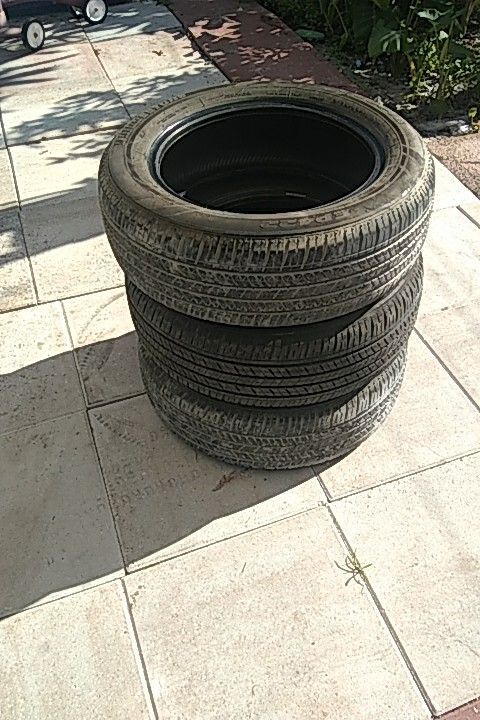 3 good tires 285/60R15