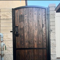 Hermosa Puerta De Metal Con Madera / Beautiful Iron Wood Door With Buttons 