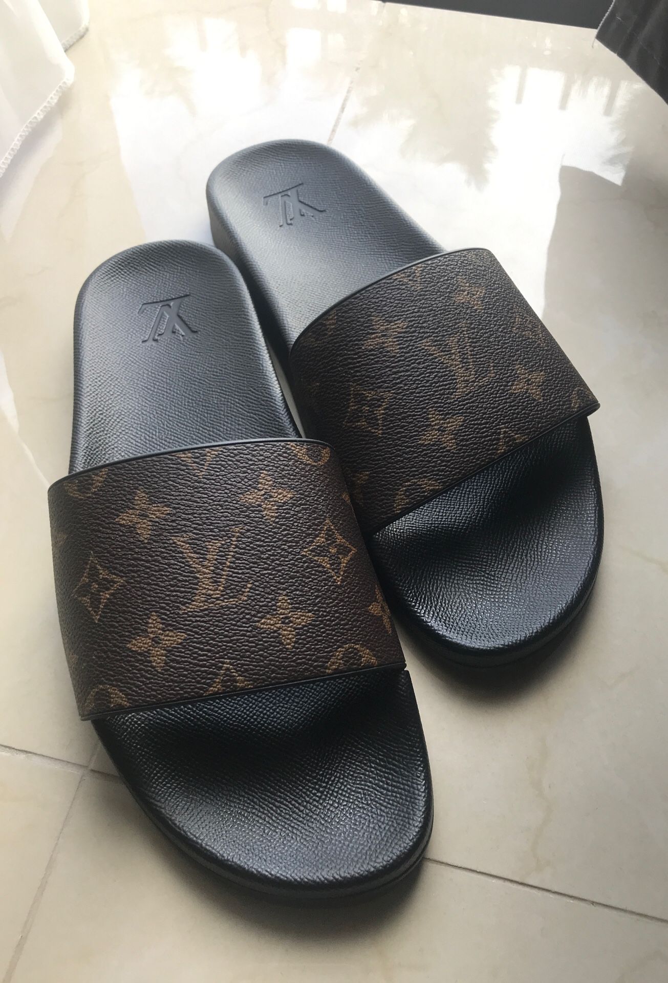 LOUIS VUITTON SANDALS 39 Used GREAT CONDITION for Sale in Las Vegas, NV -  OfferUp