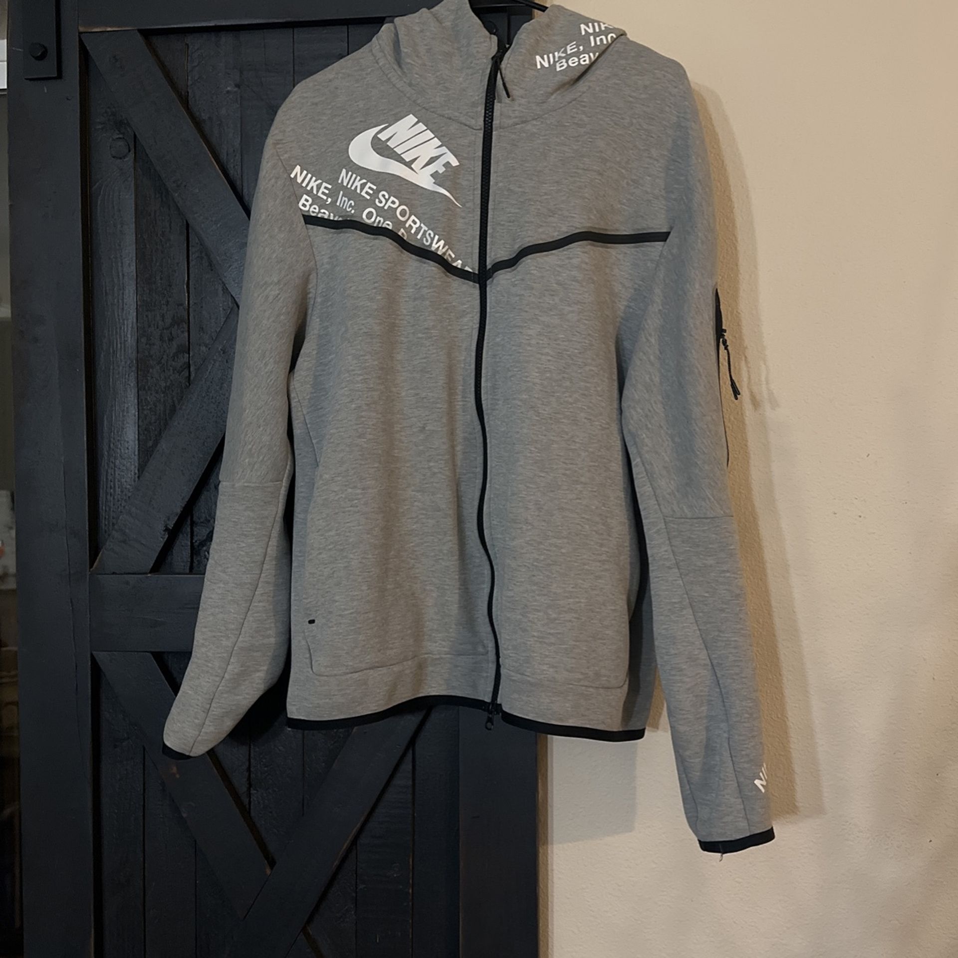 Nike Tech Men’s  XL Sweatshirt