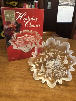 MIKASA Crystal Holiday Dish 