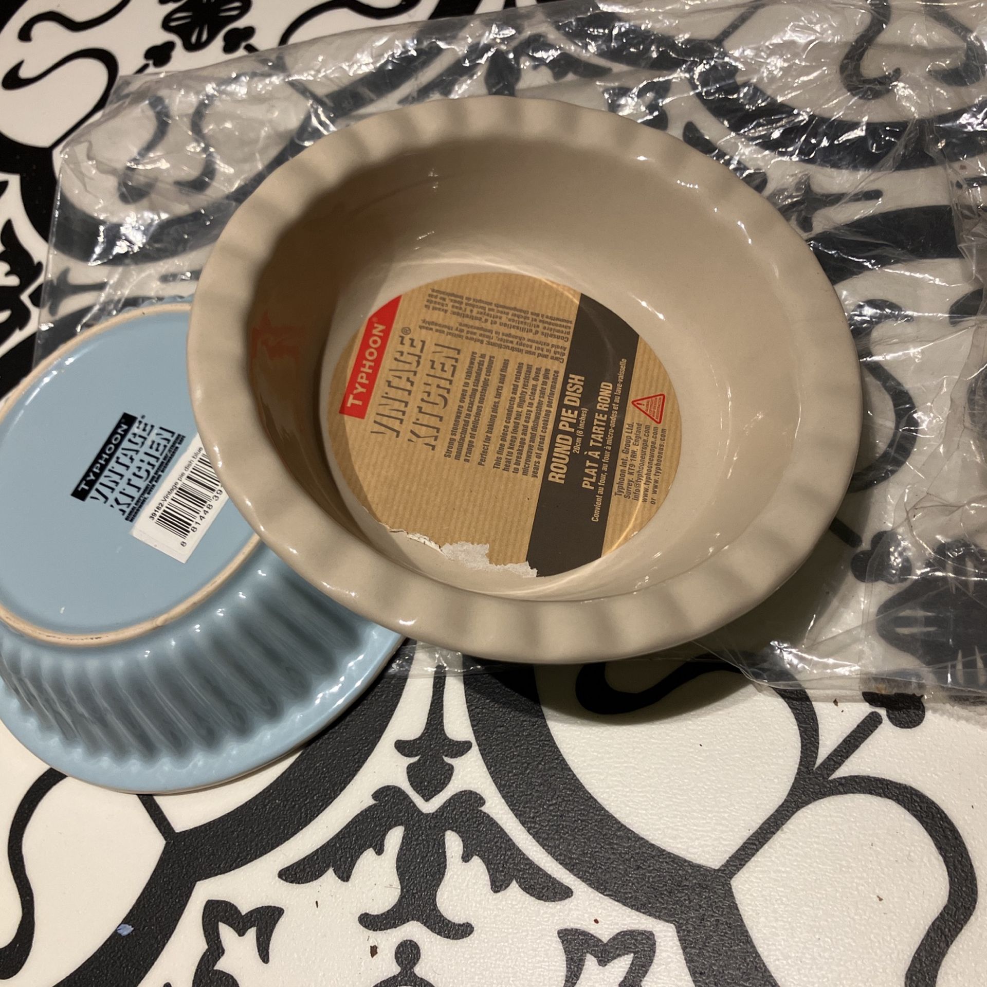 Typhoon brand “vintage kitchen” glazed Stoneware PIE pans X 2