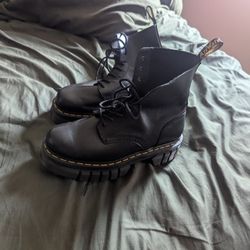 Dr. Martens 