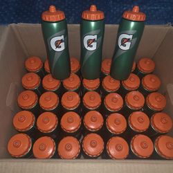 New 32oz Gatorade Squeeze Bottles