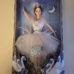 1997 Mattel Barbie  Swan Lake
