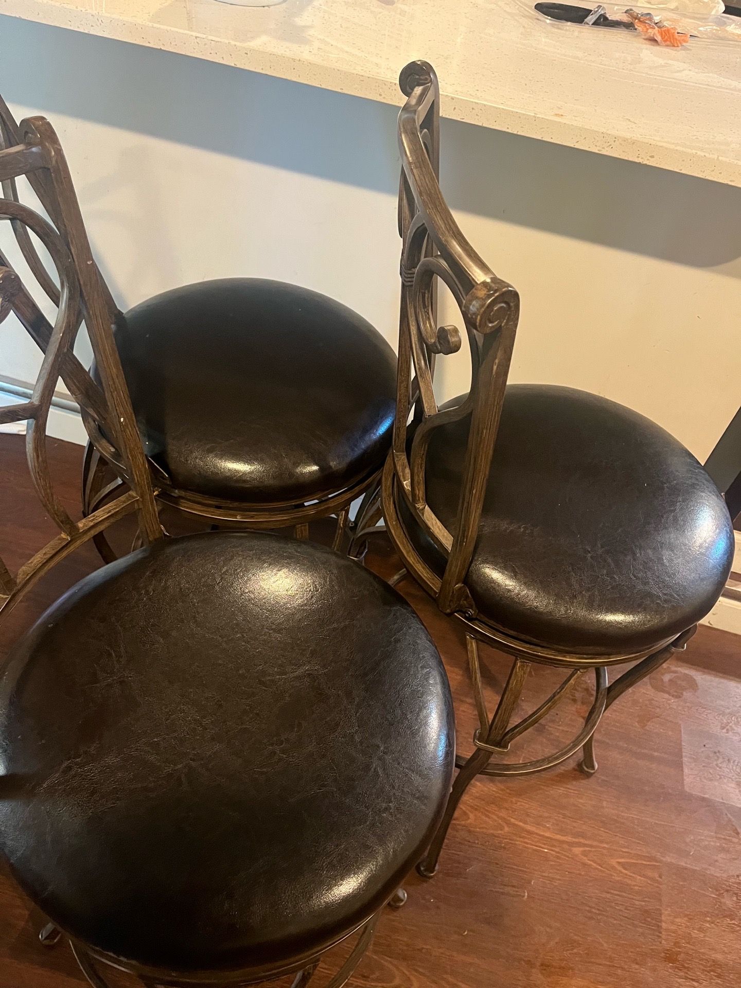 Tables/bar stools
