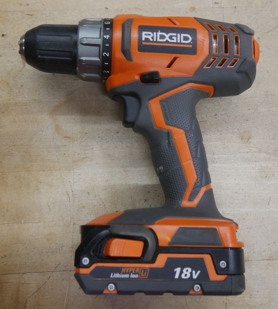 RIDGID R860052 18-Volt Lithium-Ion 1/2 in. Drill + Battery R840085 USED. TESTED. IN A GOOD WORKING ORDER.