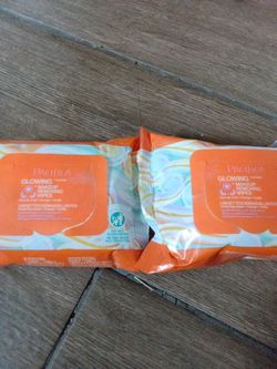 Pacifica glowing makeup wipes