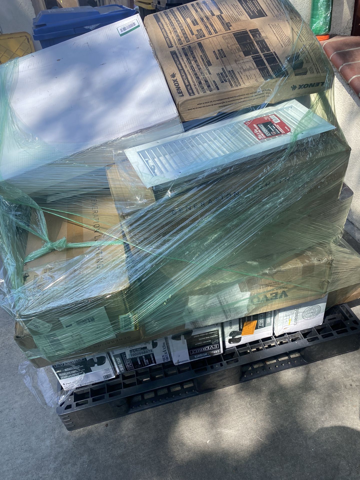 Pallet Of Mix House Hold Stuff