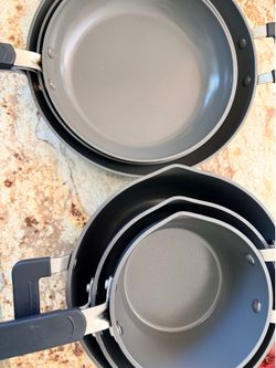 Green pan pots and pans