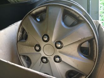 Plastic hub caps