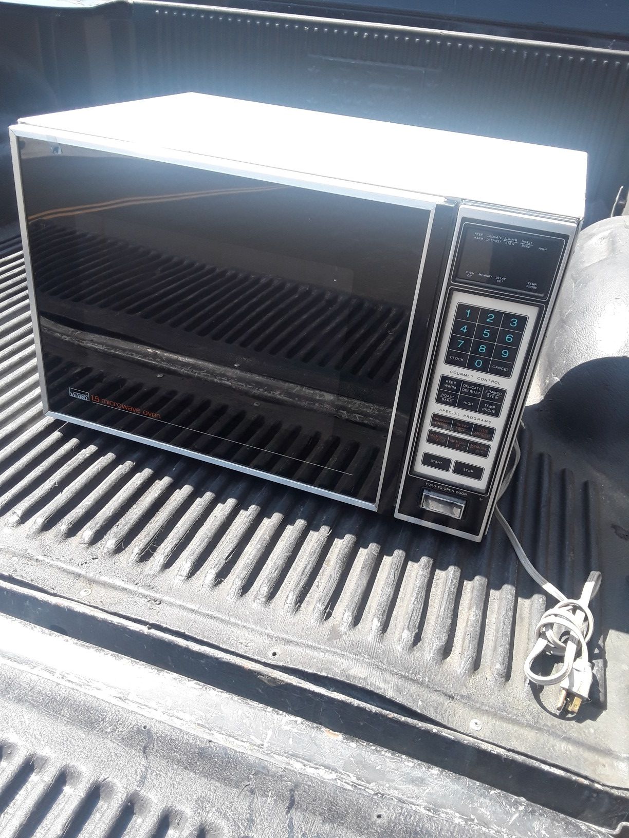 Montgomery ward 1.5 microwave oven