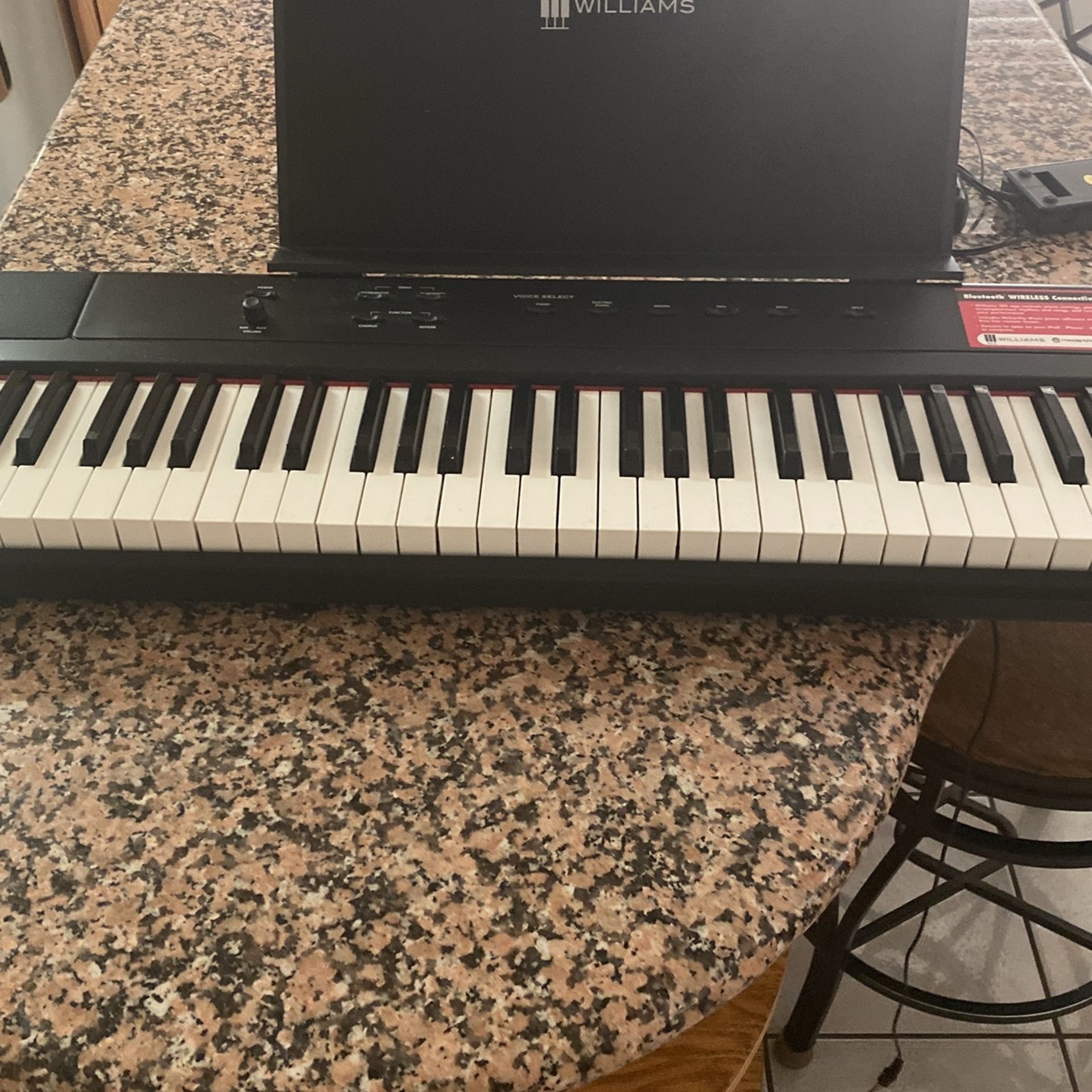 Keyboard with Stand 🎹WILLIAMS