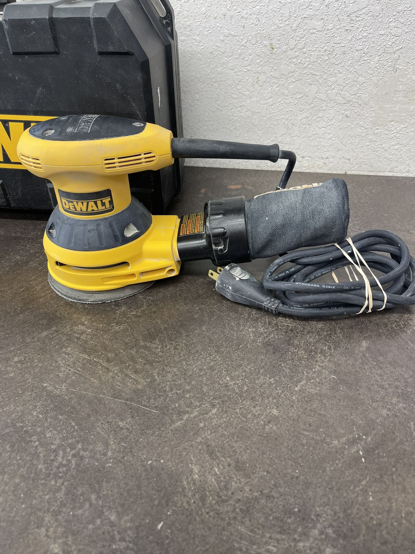 Dewalt Palm Sander D26451