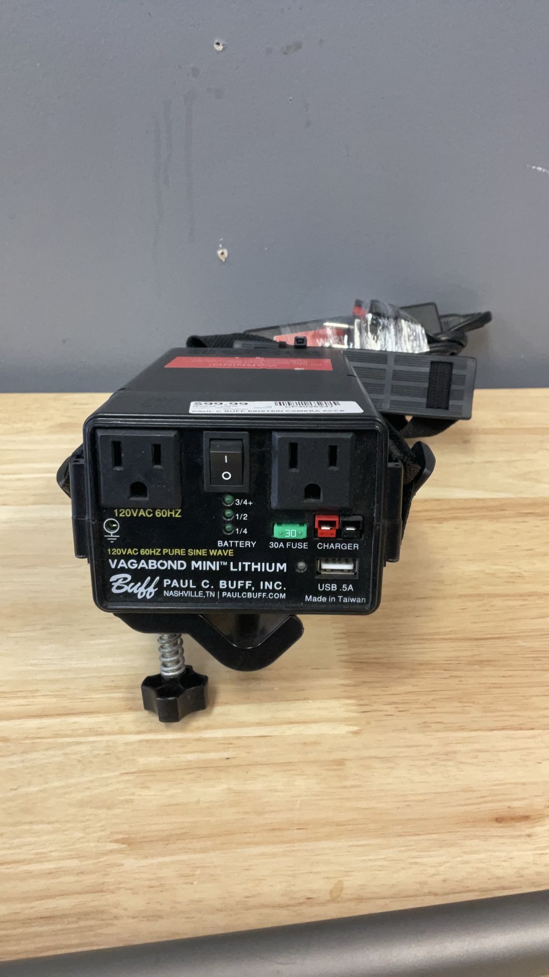 Buff vagabond mini lithium portable power w charger