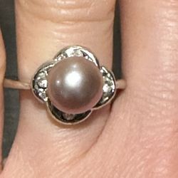 Blush pearl & rhinestone ring; rhodium plated; approx size 6.5. Costume jewelry.