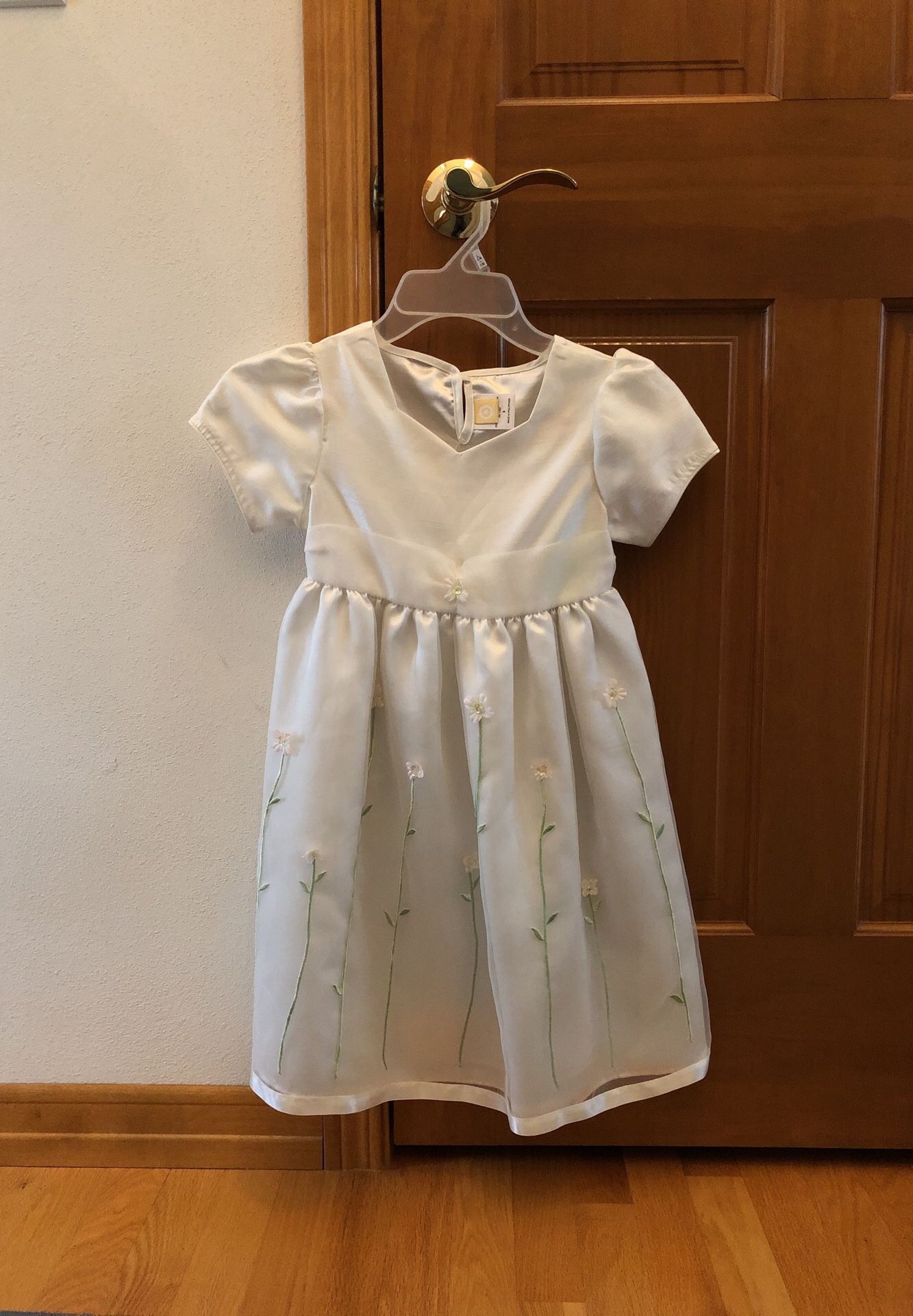 Girl’s dress size S