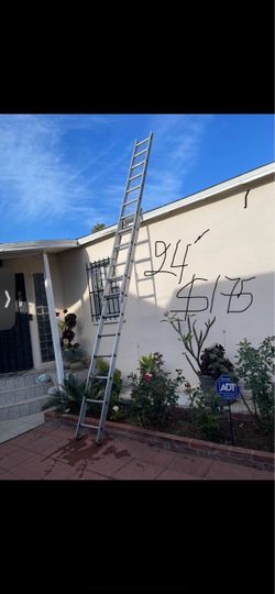 Good condition, 24 feet aluminum extension, Ladders