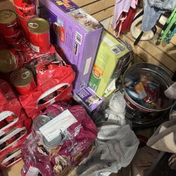 pet Supplies, Dog Cats Liquidation Everything Must Go