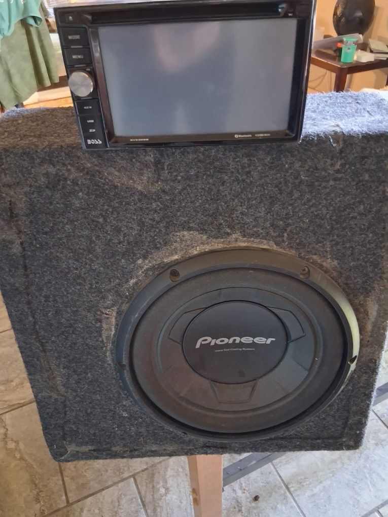 Boss car stereo and bass speaker Pioner $50 Dlls