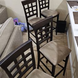 4 BAR STOOLS 125