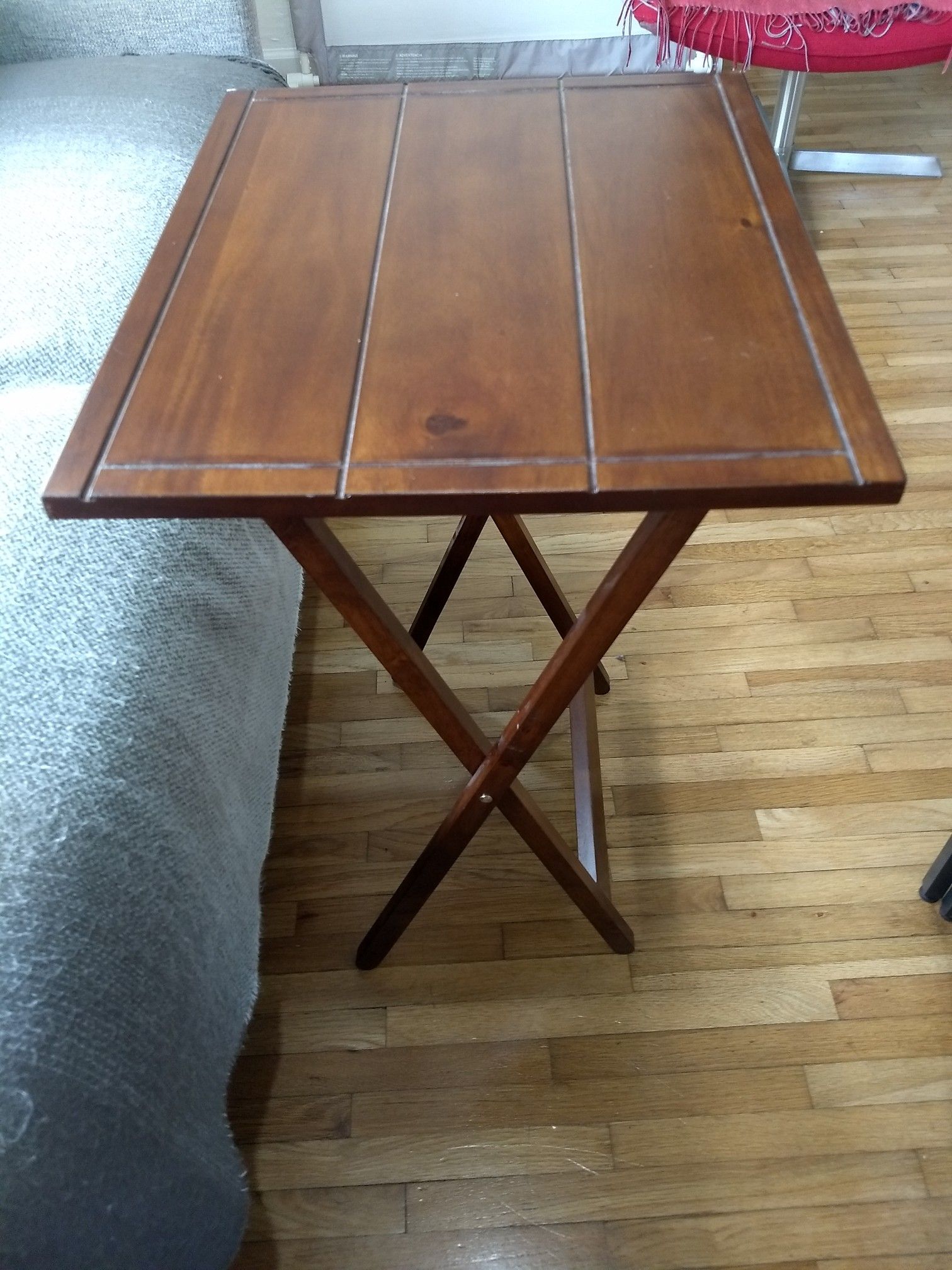 Wood folding table / Mesa plegable de madera