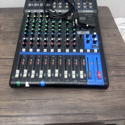 Yamaha mixer Mg12xu