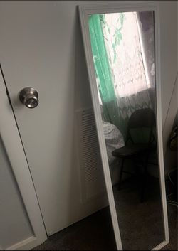 Small mirror white