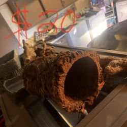 Bearded Dragon Wood Hide 