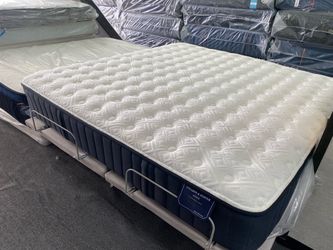 King size mattress stearns&foster estate firm